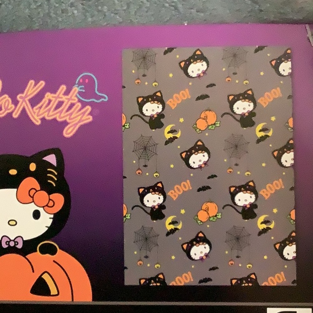 Hello Kitty Halloween Blanket - Picture 2 of 3